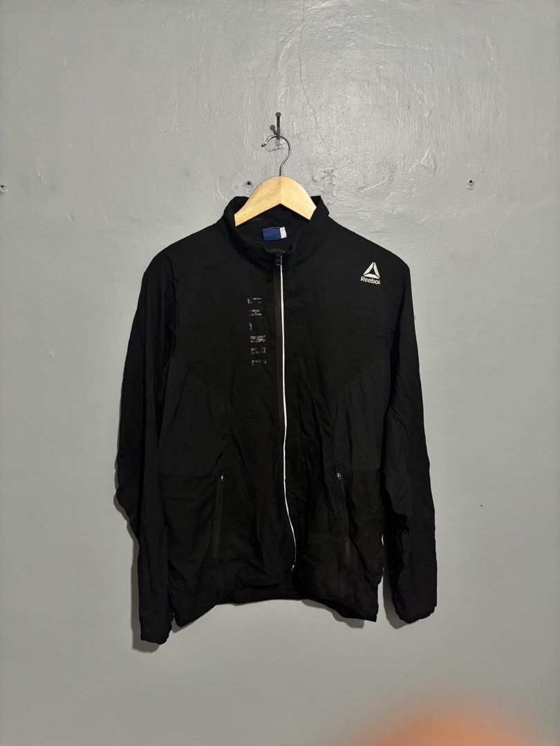Reebok Running Jacket (Category: Coats, Jackets and Outerwear) located in Bacolor. Submitted by dandaofficial25 (Listing ID 1467237714, Image 1). Description: Size large.