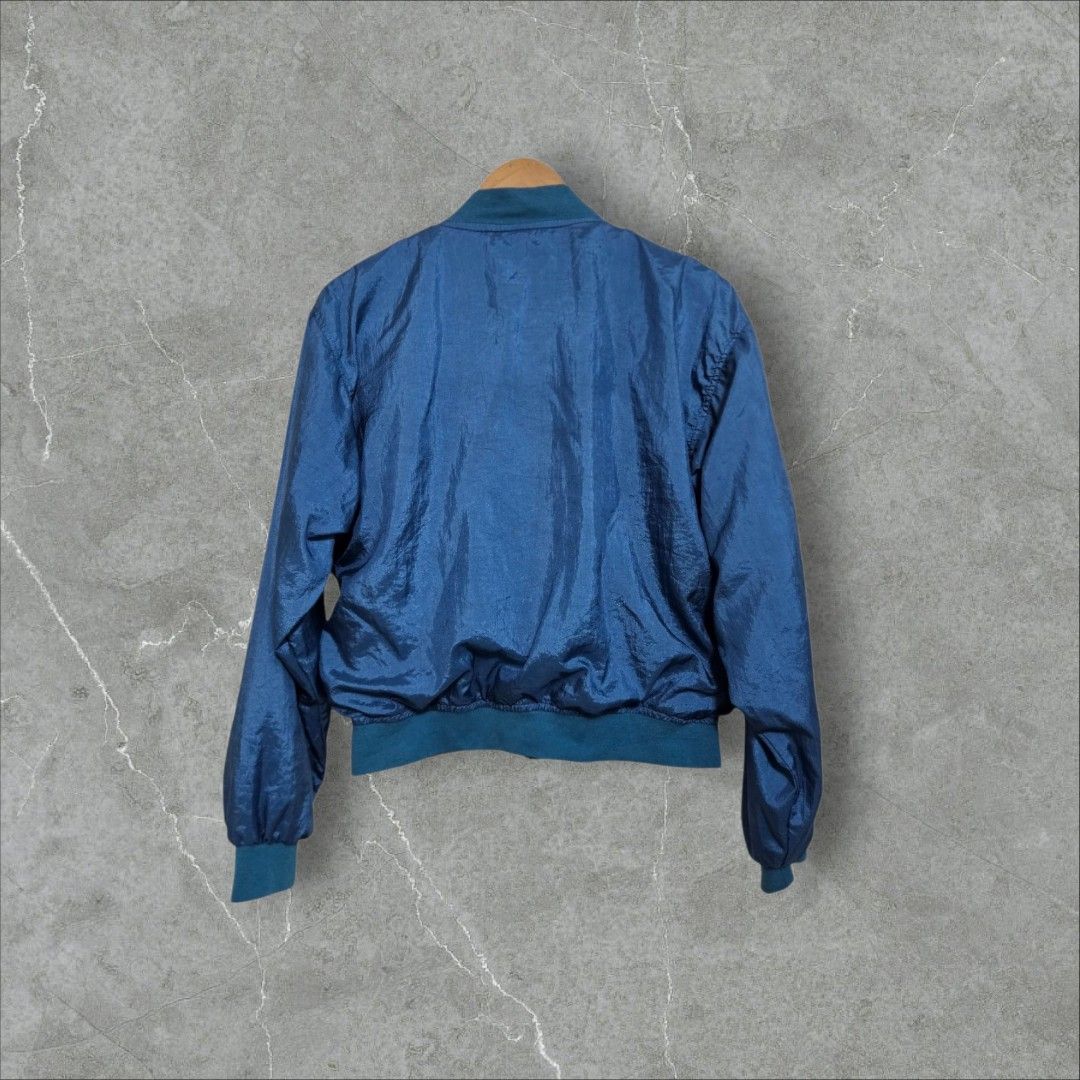 Reebok womens bomber jacket (Category: Coats, Jackets and Outerwear) located in Baguio. Submitted by fadexquisite (Listing ID 1467170376, Image 2). Description: Reebok womens bomber jacket Med wmns 23x21 Excellent condition 400 plus ship fee.