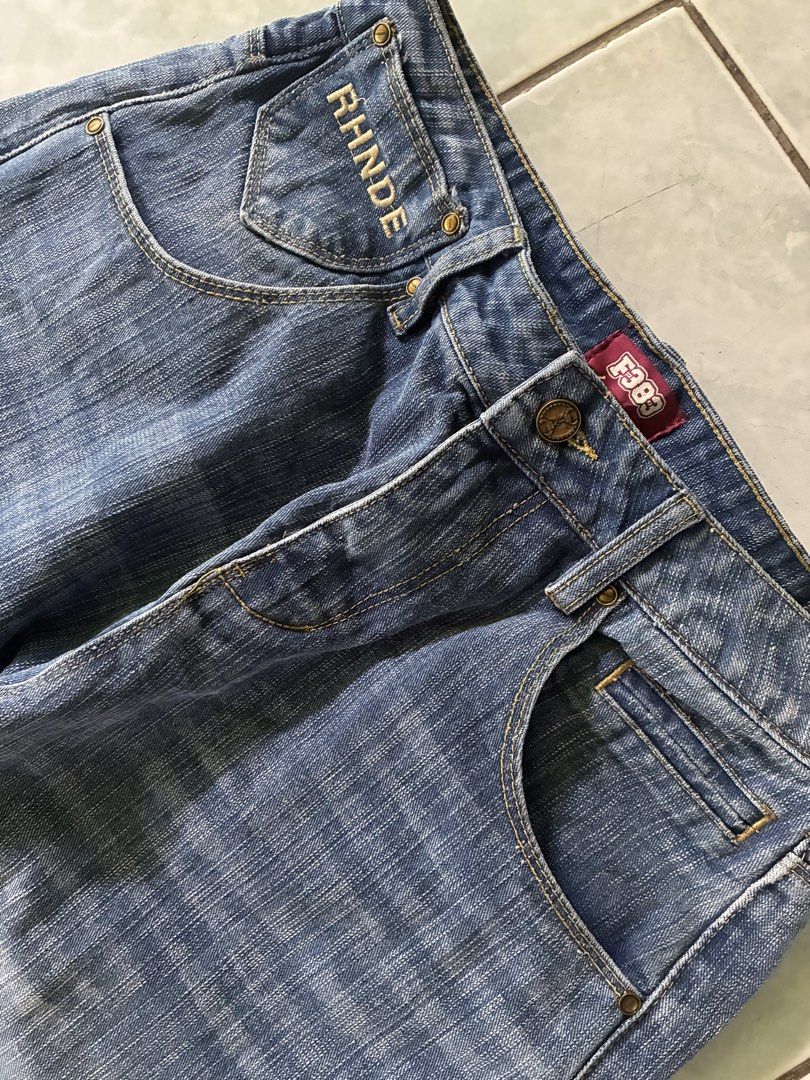 RHNDE Vintage Barrel Denim Jeans (Category: Jeans) located in Batangas. Submitted by jinventoryarchive (Listing ID 1467327867, Image 3). Description: Denim Barrel with backhit • Waist: 31-32 • Length: 42 • Leg Op: 12 • Thigh: 13 .