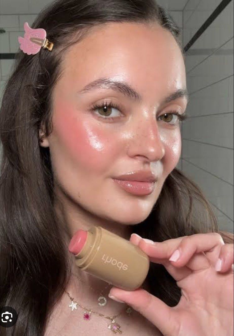 Rhode Pocket Blush in Sprinkle (Category: Makeup) located in Makati City. Submitted by bibas.corner (Listing ID 1467332404, Image 2). Description: - Brand/Item: Rhode Pocket Blush - Shade: Sprinkle - Formula: Creamy, melts easily into the skin - No more box.