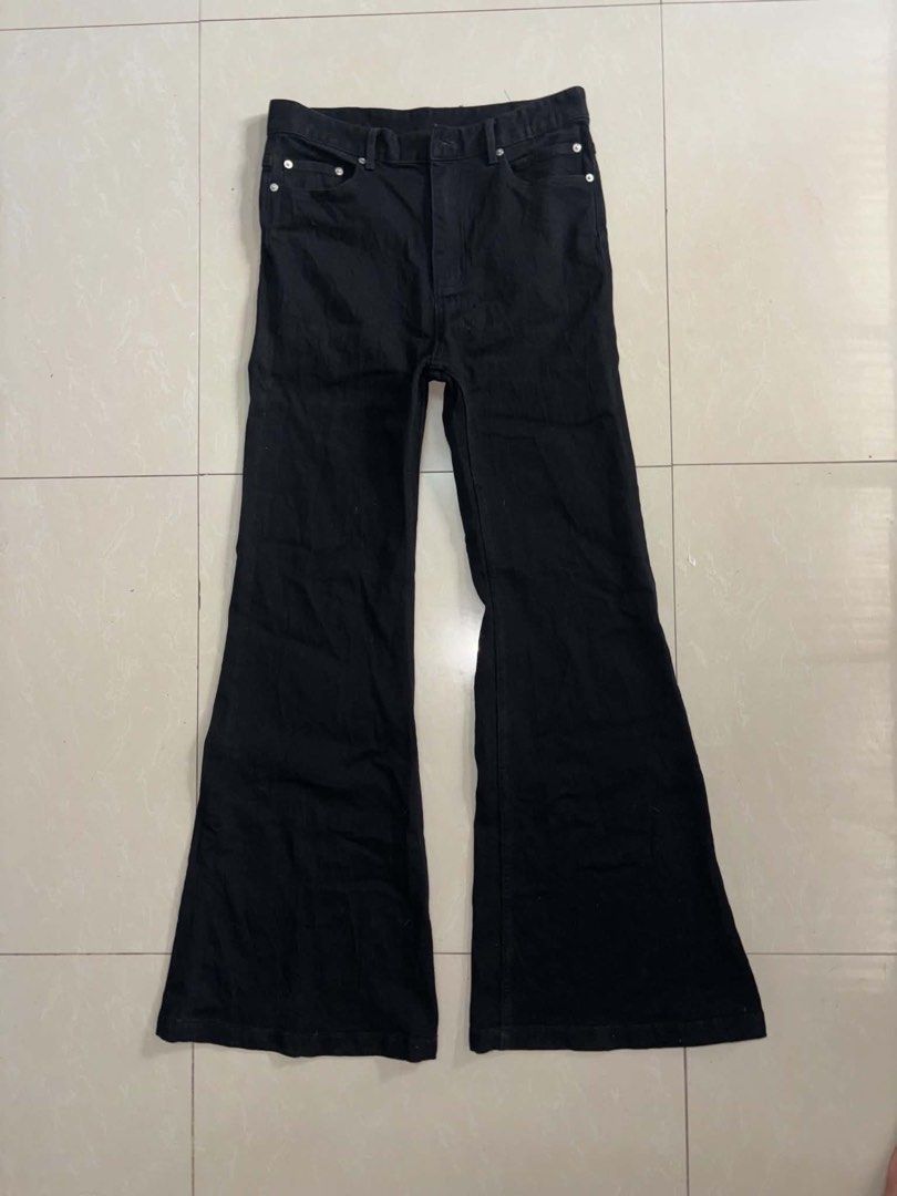 Rick Owens Boot Cut (Category: Jeans) located in Lucena. Submitted by deniman (Listing ID 1467203675, Image 3). Description: Rick Owens DRKSHDW Bolan Boot Cut Size 32 Length 47 Hem 14 Issue missing button Dmë.