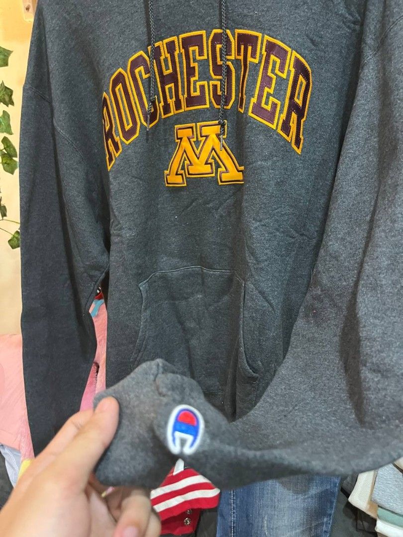 Rochester" text and yellow/maroon "M" logo (Category: Coats, Jackets and Outerwear) located in Quezon City. Submitted by michypeachyy1 (Listing ID 1467250151, Image 3). Description: 400 plus shipping only XL size.