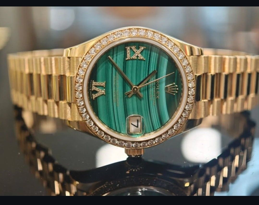 🔥Rolex Date just 278288RBR 全金孔雀石綠盤🌈 外圈原鑽🌈 69鑽刻/31mm✨高誠新舊ROLEX類名錶(達市價95折) （分類：手錶）位於 Hong Kong。 由 timing-watch 提交（商品編號 1467291643，圖片 1）。簡介： ➡️貨品有可能係現貨或需預訂,請先查詢 ✨預訂各大牌子全新/二手名錶 ✨高價誠購新舊ROLEX及各類名錶 (最高可達市價95折回購) 👍尖沙咀 過千尺大型店鋪 👍保證原装 否則全數退回 👍尖沙咀地鋪經營信心可靠 ✅品牌:Rolex ✅系列:Datejust ✅型號:278288RBR 全金孔雀石綠盤 ✅保卡日期：2021 ✅新舊等級:二手 ✅配件:Full set 🔥現金價：$399800 📳Whats app:51144445 ✅換錶✅TRADE-IN （HOLD錶以落訂為準 歡迎查詢🙇） ⚠️如價格有所調整,不會另作通知,敬請見諒 ✅貴金屬注冊編號B-B-24-02-05953 聲明:天時鐘錶珠