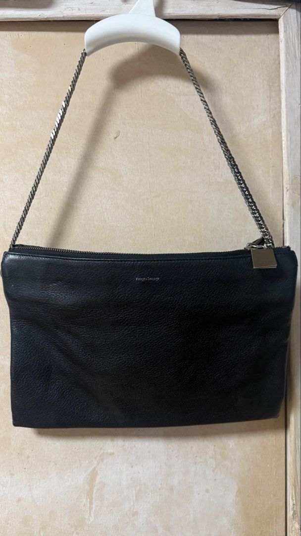 Rouge & Lounge shoulder bag (Category: Shoulder Bags) located in Calamba. Submitted by ashvault (Listing ID 1467191480, Image 2). Description: .