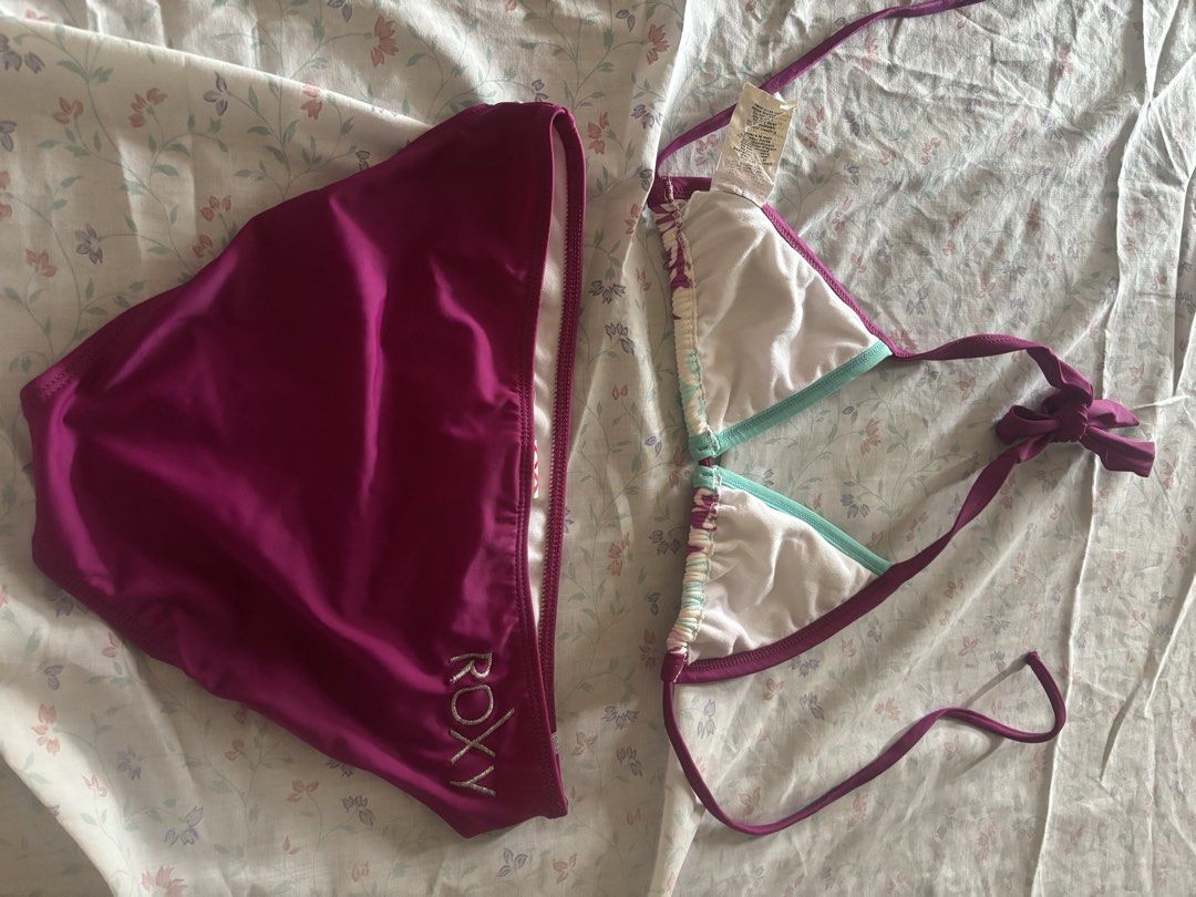 Roxy Swimsuit (Category: Bikinis & Swimsuits) located in Paranaque City. Submitted by vivivacious (Listing ID 1467243124, Image 2). Description: -unused nakatambak lang sa bahay -already washed -S-M frames.
