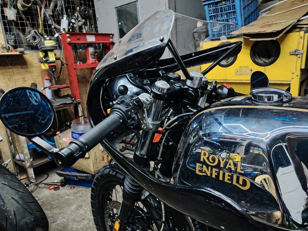 Royal enfield continental gt Headlight Cowl (Category: Body Parts and Accessories) located in Quezon City. Submitted by mlipana (Listing ID 1467318736, Image 3). Description: .