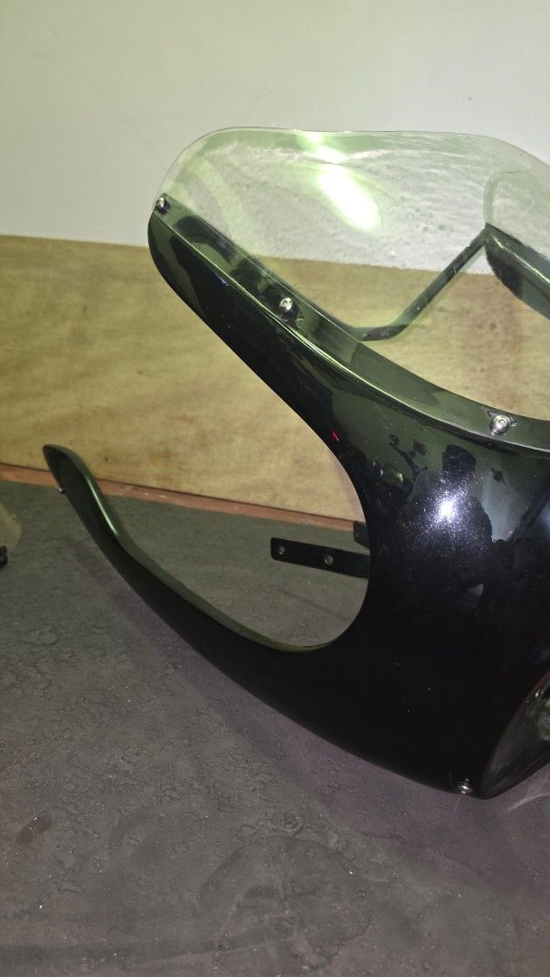 Royal enfield continental gt Headlight Cowl (Category: Body Parts and Accessories) located in Quezon City. Submitted by mlipana (Listing ID 1467318736, Image 1). Description: .