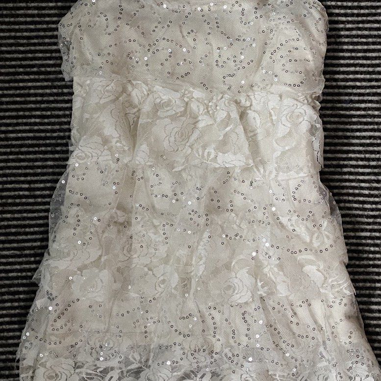ruffled sequin lace top 🎹 (Category: Sleeveless) located in Manila. Submitted by fluttershart (Listing ID 1467240077, Image 2). Description: size: s-l not adjustable ang strap may inner fabric comfy .