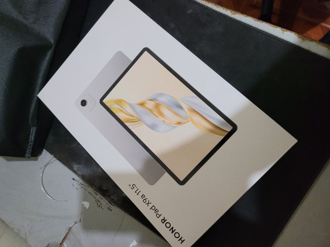 Rush Honor pad x9a 12G Ram (Category: Laptops & Notebooks) located in Manila. Submitted by click2cart26 (Listing ID 1467360894, Image 3). Description: Rush honor pad x9a 11.5 inches Bagong bago lang po hindi pa nagamit binuksan lang para itest 2days old with pen No issue Rfs: bibili ng other unit Location: sampaloc manila near ust.