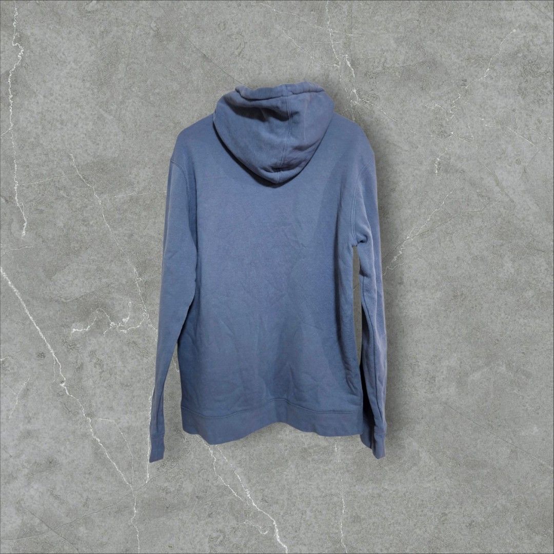 RVCA hoodie (Category: Coats, Jackets and Outerwear) located in Baguio. Submitted by fadexquisite (Listing ID 1467170441, Image 2). Description: RVCA hoodie Large 29x23 Excellent condition Issue minor light stain needs wash 400 plus ship fee.