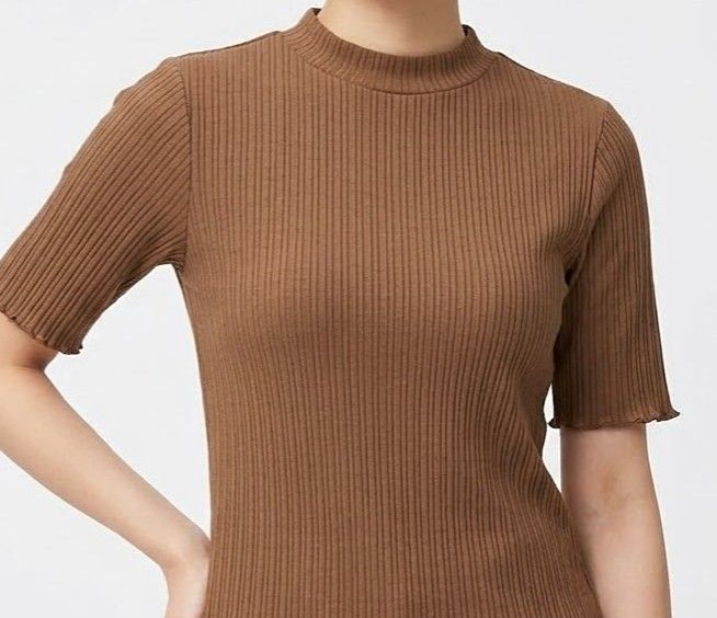 (S-3XL) GU NWT Brown Ribbed Top (Category: Shirts) located in Quezon City. Submitted by ginghamgirlie (Listing ID 1467267964, Image 1). Description: SIZE ON TAG: S BEST FITS: S-3XL MEASUREMENTS chest: 34-48 inches length: 23 inches 📌 PLEASE NOTE • Sizing is based on the actual measurements of the garment, not the tagged size. • Pre-owned pieces may differ from the tagged size due to stretching, shrinkage, wear, alterations, or labeling inconsist