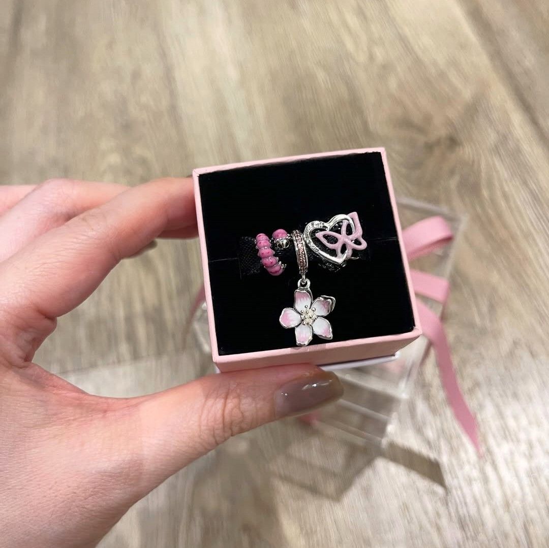 SALE❗Pandora Charm Set (Category: Charms) located in Manila. Submitted by badaloves_u (Listing ID 1467315304, Image 2). Description: - 💯 Authentic Pandora with Authenticity ALE marks - FREE Box and Paper bag 🛍️ - ✨ FREE Cleaning to any Pandora Store 🛵 LALAMOVE courier for same day delivery 🚚 J&T provincial courier.