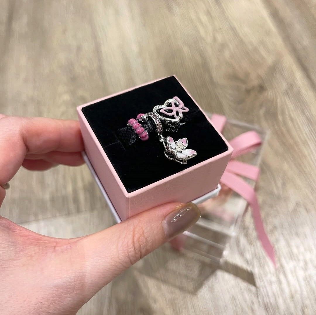 SALE❗Pandora Charm Set (Category: Charms) located in Manila. Submitted by badaloves_u (Listing ID 1467315304, Image 3). Description: - 💯 Authentic Pandora with Authenticity ALE marks - FREE Box and Paper bag 🛍️ - ✨ FREE Cleaning to any Pandora Store 🛵 LALAMOVE courier for same day delivery 🚚 J&T provincial courier.