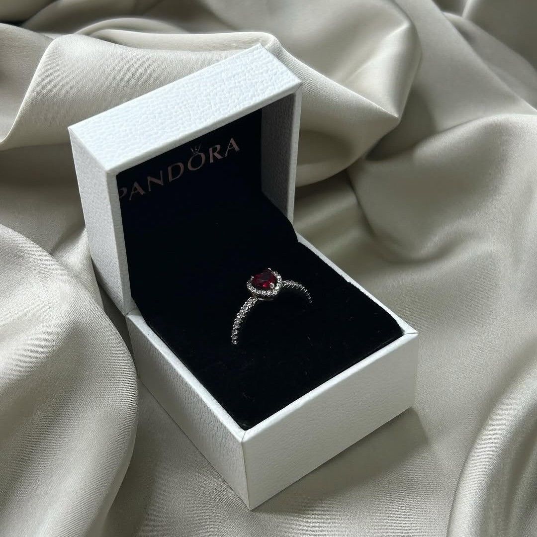SALE❗Pandora Elevated Heart Ring (Category: Rings) located in Manila. Submitted by badaloves_u (Listing ID 1467305842, Image 1). Description: - 💯 Authentic Pandora with Authenticity ALE marks - FREE Box and Paper bag 🛍️ - ✨ FREE Cleaning to any Pandora Store 🛵 LALAMOVE courier for same day delivery 🚚 J&T provincial courier.