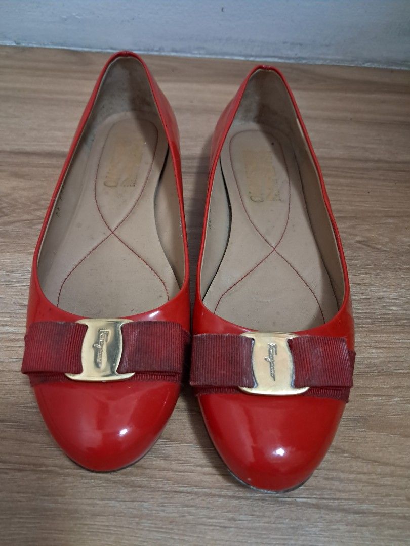 Salvatore Ferragamo (Category: Sneakers & Footwear) located in Muntinlupa City. Submitted by msshoppingera (Listing ID 1467223816, Image 1). Description: Salvatore Ferragamo red patent genuine leather flats. Size 39 All items are available unless marked as sold. Payment first before shipping. Shipping fees will be shouldered by the buyer. No return No exchange.