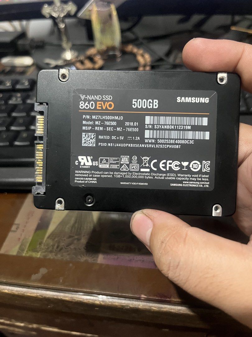 Samsung 860 EVO 500GB SSD (Category: Hard Disks & Thumbdrives) located in Quezon City. Submitted by banawepyesa (Listing ID 1467174681, Image 1). Description: - Brand/Model: Samsung 860 EVO (MZ-76E500) - Capacity: 500GB SSD - Form Factor: 2.5-inch SATA - Technology: V-NAND inside for reliable performance - Condition: Tested and 100% working before removal from upgraded PC - Inclusions: Bare drive only (standard SATA cables not included).
