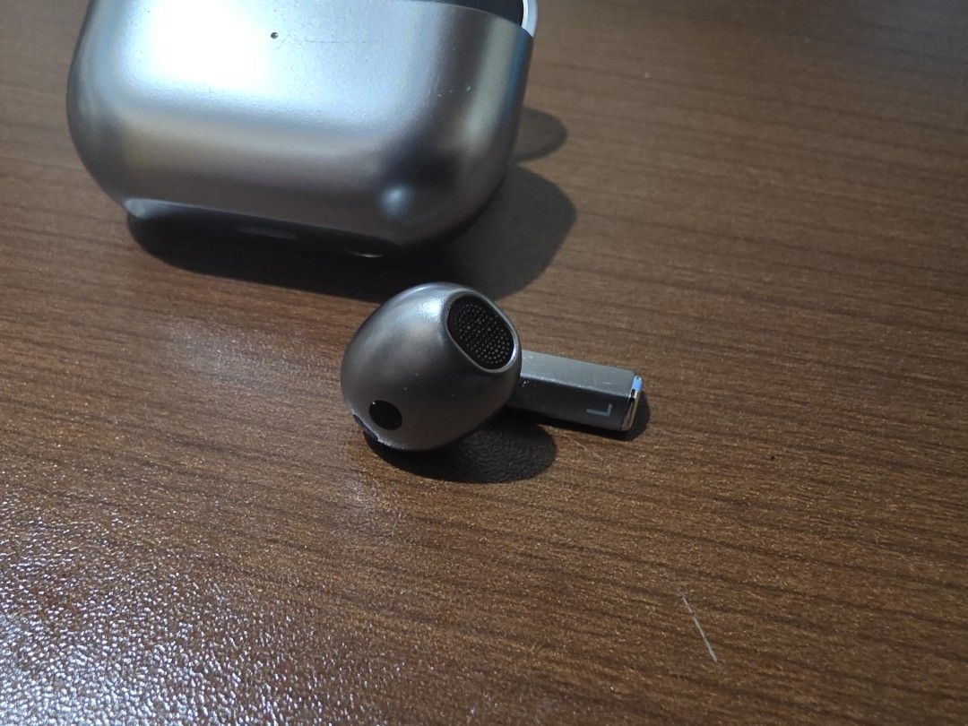Samsung Galaxy Buds 3 (LEFT BUD AND CHARGING CASE ONLY) (Category: Earphones) located in Camalig. Submitted by kyoudayo (Listing ID 1467299631, Image 2). Description: Samsung Galaxy Buds 3 missing right earbud used for a week, lost the other earbud and now just stuff in storage RFS: Just random stuff.