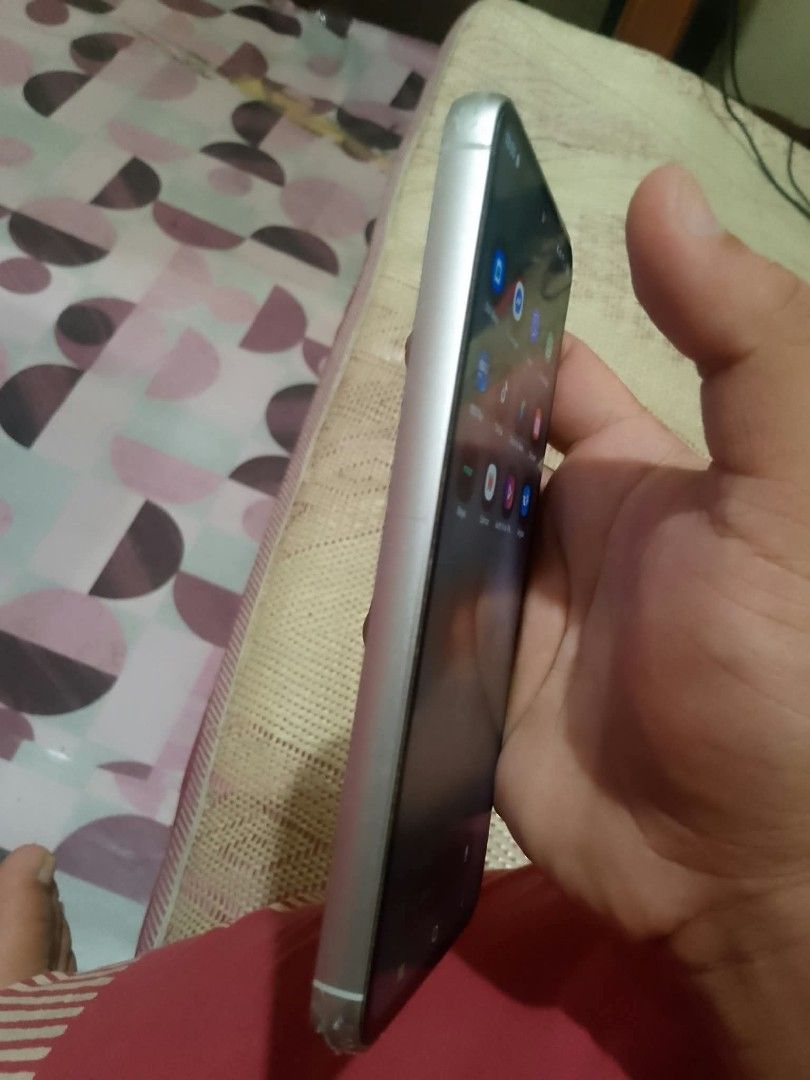 Samsung s23 FE (Category: Samsung) located in Valenzuela. Submitted by nazz2ndhandshop (Listing ID 1467231545, Image 3). Description: very good condition no scratch like new side sealed still attach no box.