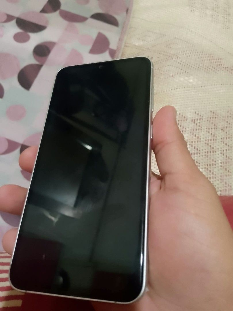 Samsung s23 FE (Category: Samsung) located in Valenzuela. Submitted by nazz2ndhandshop (Listing ID 1467231545, Image 1). Description: very good condition no scratch like new side sealed still attach no box.