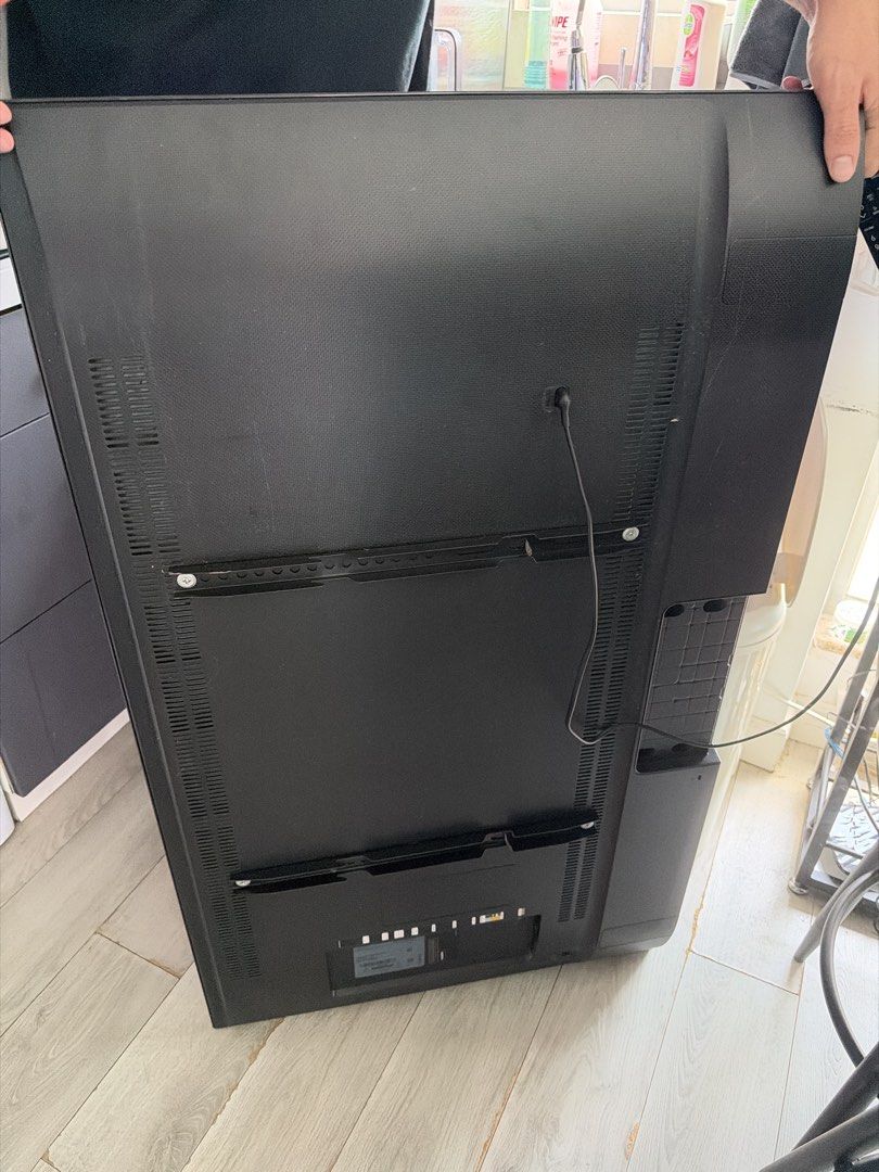 Samsung UA49MU6310J 49 inch Smart TV （分類：電視）位於 Hong Kong。 由 hangchinim 提交（商品編號 1467196474，圖片 3）。簡介： Samsung 49-inch television model UA49MU6310J. Tested and working, powers on to no signal screen. Multiple HDMI ports, USB ports, optical audio, and LAN port on the back. Pickup only. LED black light strips might need to be changed as there are some blue and purple spots around the screen. 。
