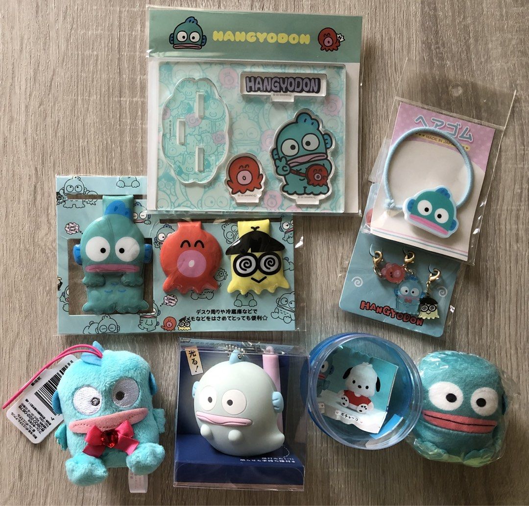 Sanrio Hangyodon 水怪 一番賞 磁石書夾 公仔掛飾 扭蛋 立牌 髮圈 發光掛飾 公仔 （分類：日系周邊）位於 Hong Kong。 由 molang456 提交（商品編號 1467251845，圖片 1）。簡介： 全新日版 圖 1 每款價錢不同，歡迎查詢 圖2 一番賞+貼紙共$40 交收地方可商議。