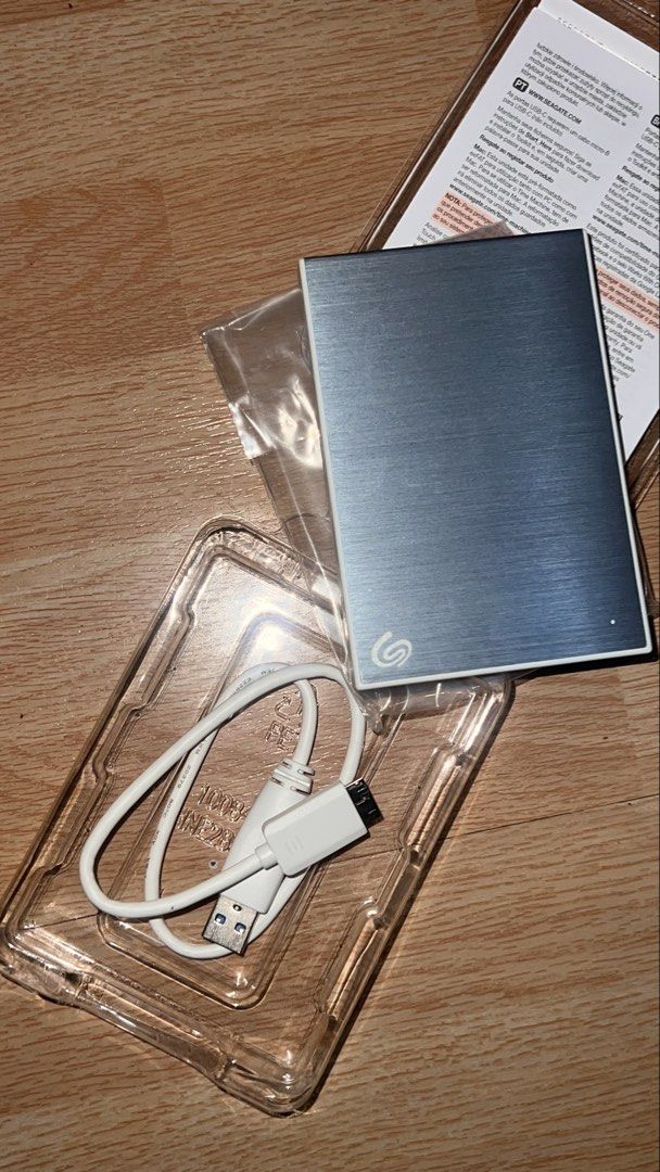SEAGATE 1TB ONE TOUCH W/ PASSWORD (Category: Hard Disks & Thumbdrives) located in Manila. Submitted by maeyow (Listing ID 1467297910, Image 3). Description: Never been used Color: Blue 1tb w/ usb 3.0 cable Compatible w/ windows, macOS, and chromeOS systems RFS: I bought the same thing.