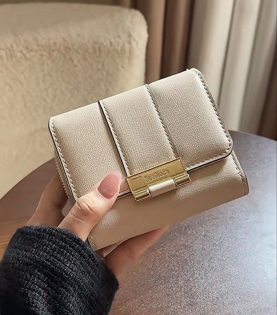SeaGloca Wallet (Category: Wallets & Card holders) located in Las Pinas. Submitted by pinkgelato (Listing ID 1467301689, Image 1). Description: .