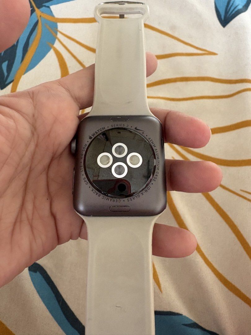 Series 3 (Category: Wearables & Smart Watches) located in Manila. Submitted by chynnachinita (Listing ID 1467249355, Image 3). Description: Unit only 85 batt Japan.