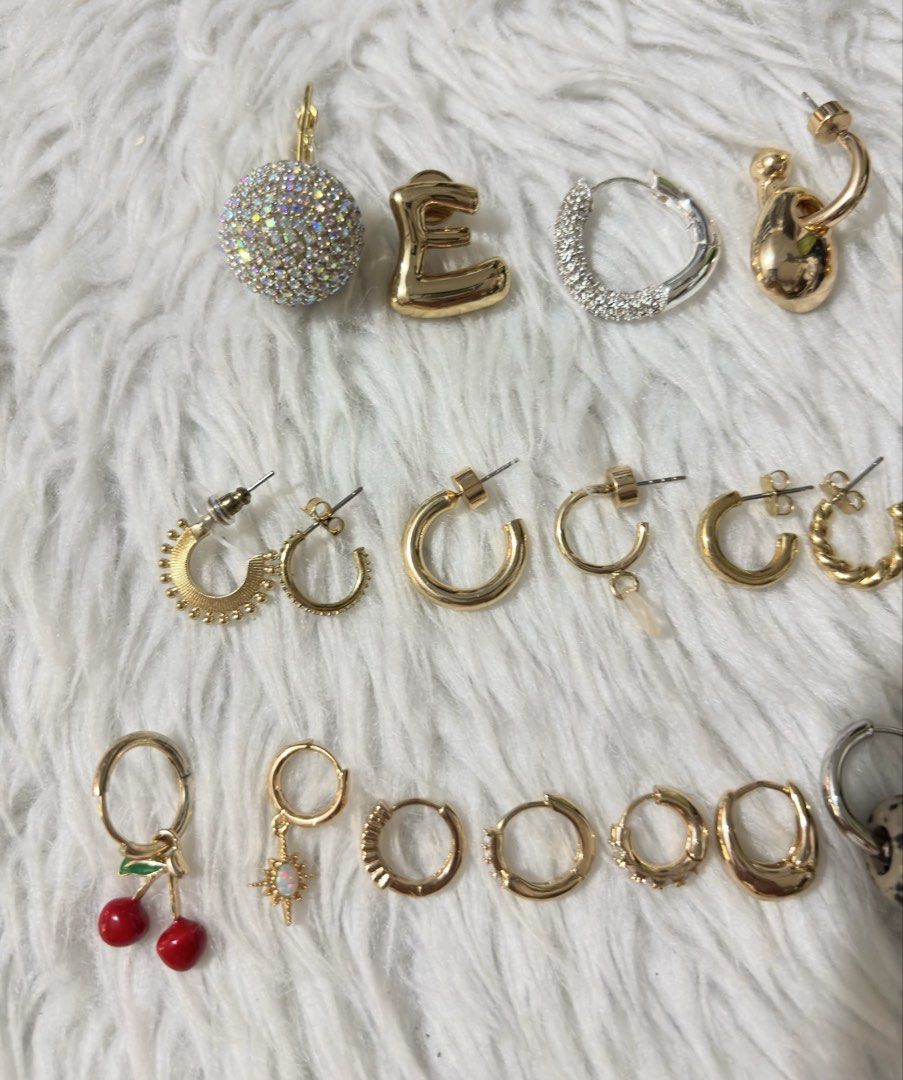 Set of Earrings (no pair) (Category: Earrings) located in Paranaque City. Submitted by dalle_closet (Listing ID 1467235573, Image 2). Description: no pair po. bahala na kayong mag mix n match.