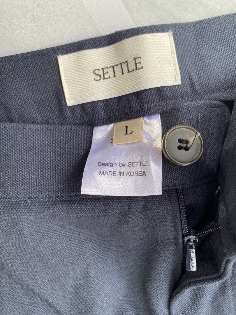 Settle pleated wide leg trousers pants (Category: Trousers) located in Zamboanga. Submitted by ak.hunt (Listing ID 1467233716, Image 3). Description: -size small Measurements Waist 34 Length: 42 Leg Opening 11 Condition: excellent Price: Pm.