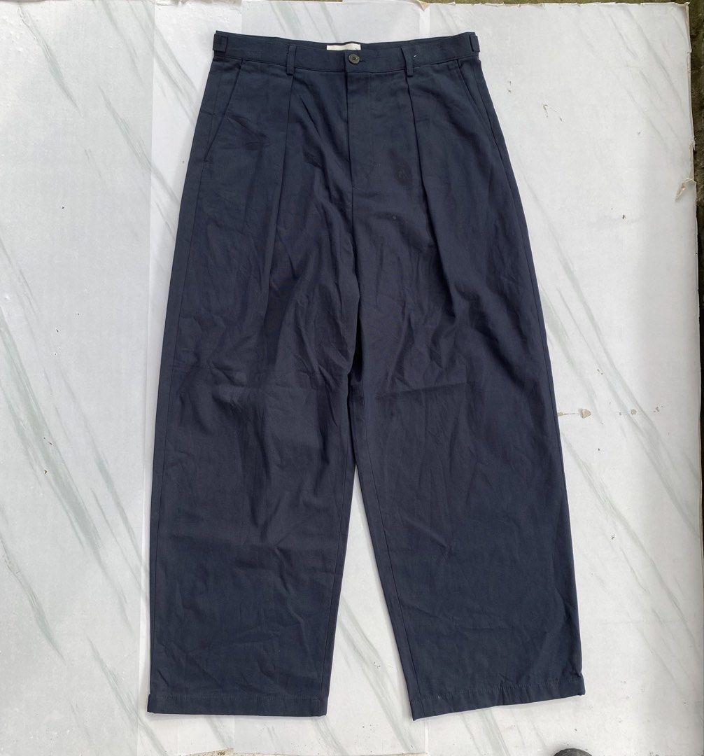 Settle pleated wide leg trousers pants (Category: Trousers) located in Zamboanga. Submitted by ak.hunt (Listing ID 1467233716, Image 1). Description: -size small Measurements Waist 34 Length: 42 Leg Opening 11 Condition: excellent Price: Pm.