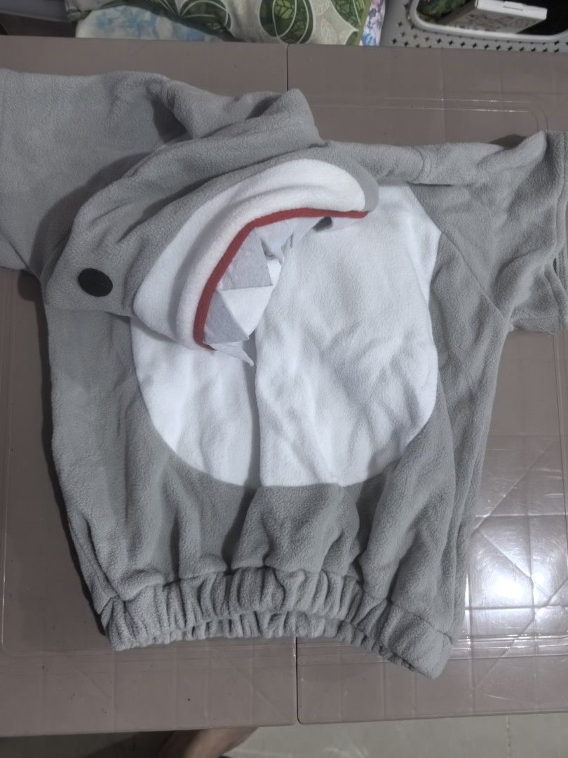 Shark Costume + bag (Category: Babies & Kids Fashion) located in Mandaluyong City. Submitted by razzleberry (Listing ID 1467173641, Image 3). Description: Used twice last holloween :) For reference, the kid wearing is 6yo Can fit 3-6 years old.