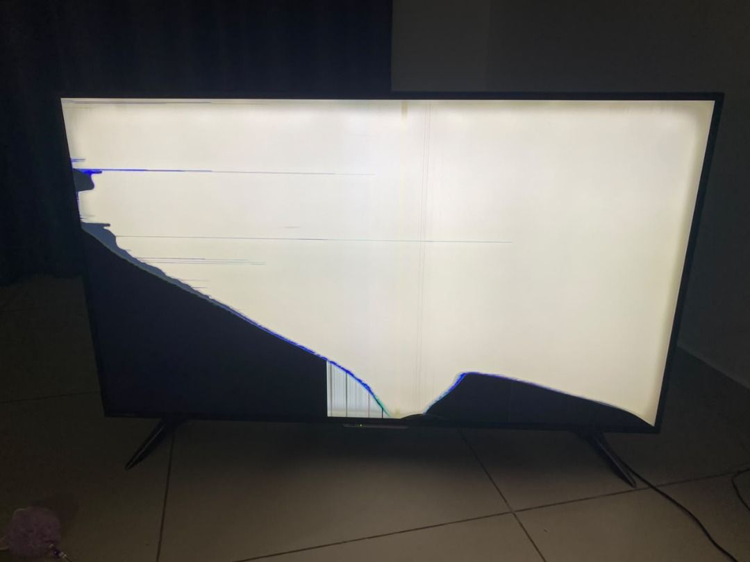 Sharp TV Damage (Category: TV) located in Kuala Lumpur. Submitted by nurallia (Listing ID 1467300390, Image 1). Description: Model Number - 4TC50AAH1X Can be use as spare part area kepong.