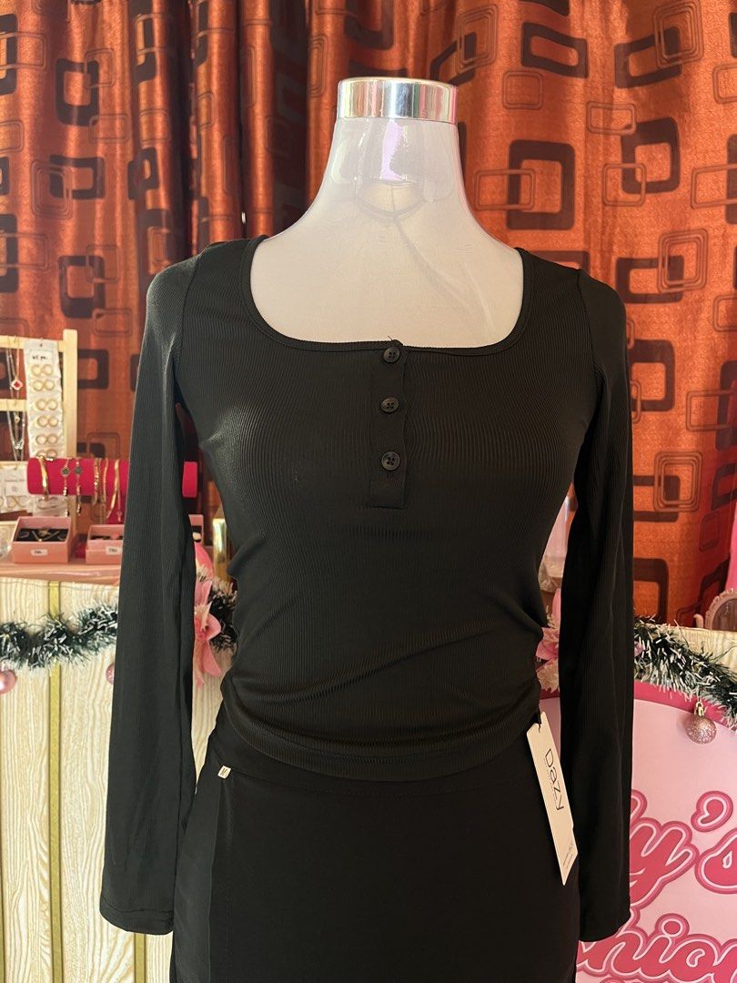 shein longsleeve buttondown (Category: Longsleeves) located in Manila. Submitted by myapparelshop (Listing ID 1467173037, Image 1). Description: .