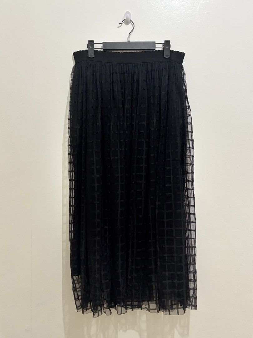 Shein Maxi Skirt (Category: Skirts) located in Santa Cruz. Submitted by homedecluttersale (Listing ID 1467356754, Image 1). Description: • Bought in Shein • Used/ Excellent condition • Fits Large to XL • Photos taken using mannequin only 🚚 Shipping via J&T only 📦 Shipping fee to be shouldered by buyer 💳 Mode of payment: GCash 📍 Santa Cruz, Laguna.