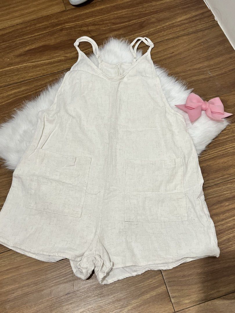Shein romper/jumpershort (Category: Rompers) located in Antipolo. Submitted by sldchloe_declutters (Listing ID 1467253855, Image 2). Description: Used once only xs-s loc: antipolo.