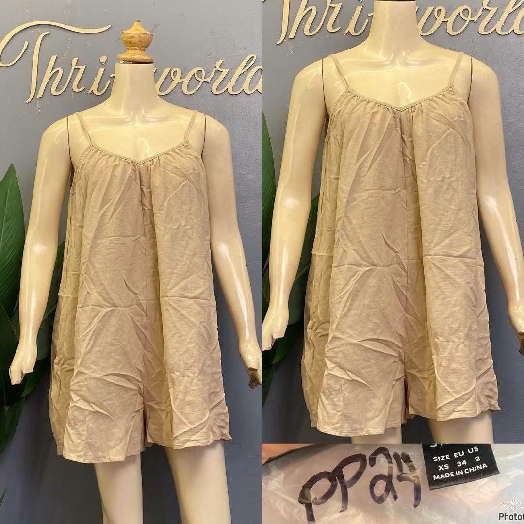 Shein romper/jumpershort (Category: Rompers) located in Antipolo. Submitted by sldchloe_declutters (Listing ID 1467253855, Image 1). Description: Used once only xs-s loc: antipolo.
