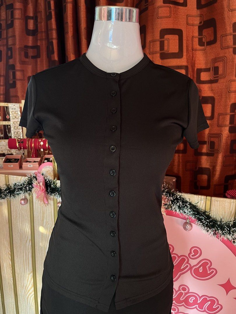 shein-buttondown black top (Category: Blouses) located in Manila. Submitted by myapparelshop (Listing ID 1467182353, Image 1). Description: .