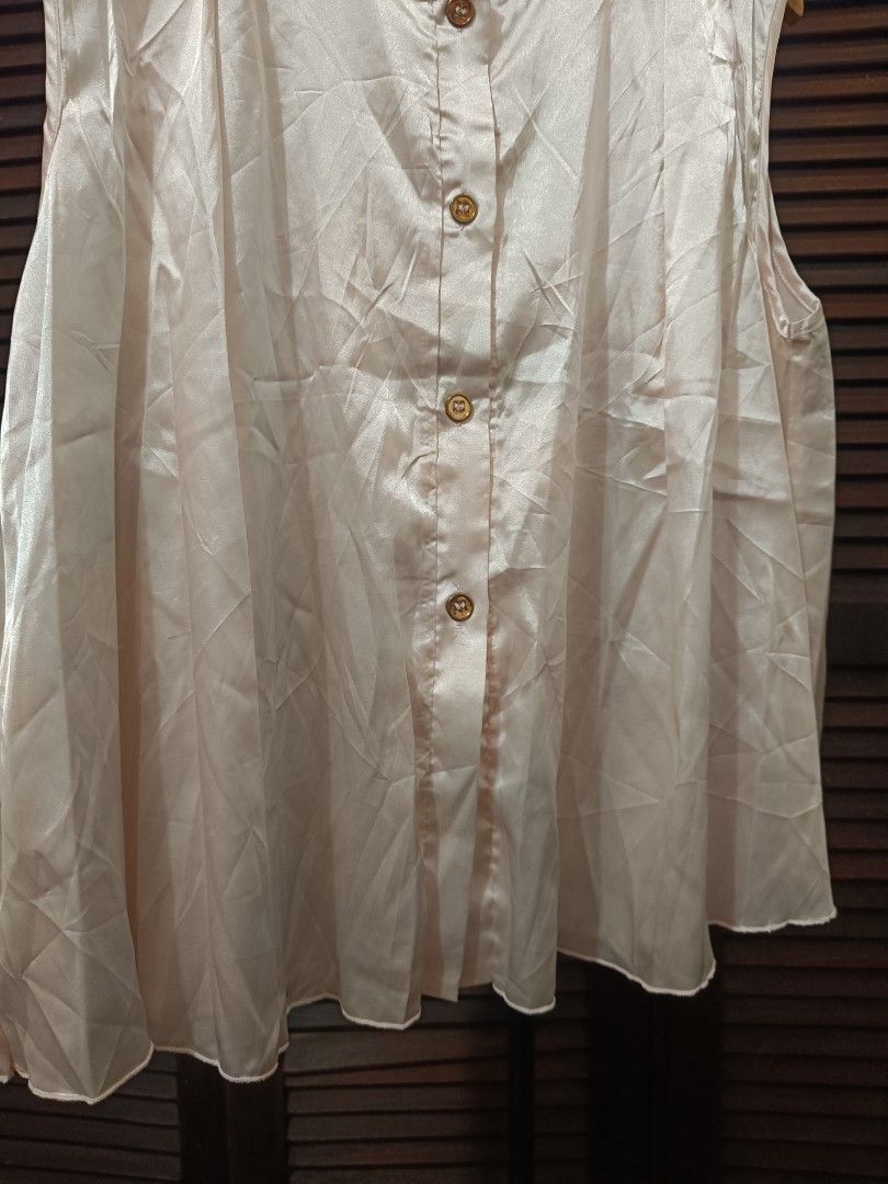 Silk Tops (Category: Sleeveless) located in Manila. Submitted by byjrb (Listing ID 1467186183, Image 2). Description: 🛍️ Brand-new items from SHEIN, Emery Rose, Zaful & more! Size : XXL 📦 Shipping: LBC / J&T / Lalamove 💸 MOP: GCash / BPI only DM for inquiries! 💌.