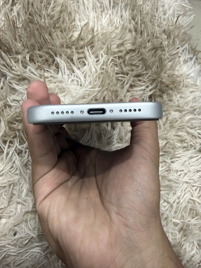 Silver Apple iPhone (Category: iPhone 17 Series) located in Caloocan City. Submitted by bouesantos06 (Listing ID 1467330138, Image 3). Description: iPhone 17 Pro 256gb Silver Factory Unlocked (Any Sim) Local Variant X/A 100% BH 30+ CC All working Unit, Case and Cord only ( No Box ) P57,999 Only For sale or Swap to your lOS Devices Pref: 16 Pro, pag usapan nalang additional cash North Caloocan area. Willing to meetup around SM Fairview / SM SJDM /