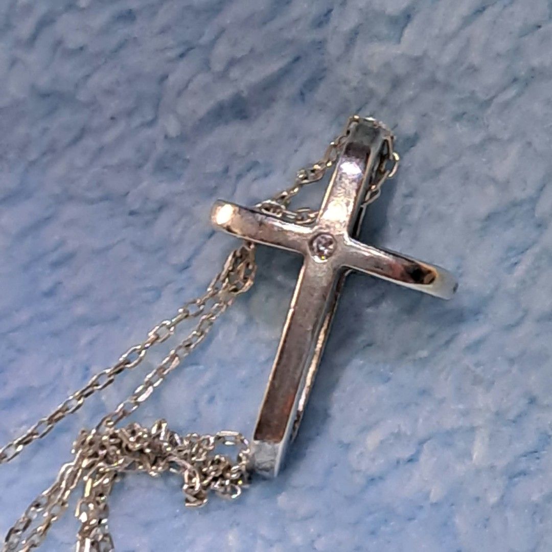 Silver Cross Necklace 925 with Small Diamond Stone (Category: Necklaces) located in Pila. Submitted by ester_aurea (Listing ID 1467192078, Image 1). Description: Japan Silver Necklace with small diamond center stone 16 inches unique design gcash+ sf no cod Material: Solid 925 silver (stamped on back and clasp tag) - Design: Delicate link chain with a diamond stone set in the center of the cross - Closure: Secure spring ring closure - Style: Simpl