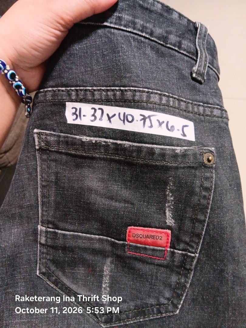 Skinny Stretch Jeans (Category: Jeans) located in Valenzuela. Submitted by AnahThrift (Listing ID 1467317641, Image 1). Description: - Brand: DD - Style: Skinny stretch jeans in black wash - Size: Fits 31 to 32 inches - Measurements: Total length 40.75 inches, hem 6.5 inches - Material: Premium denim with cool distressed details - Features: Classic back pockets - Condition: Incomplete tags attached.