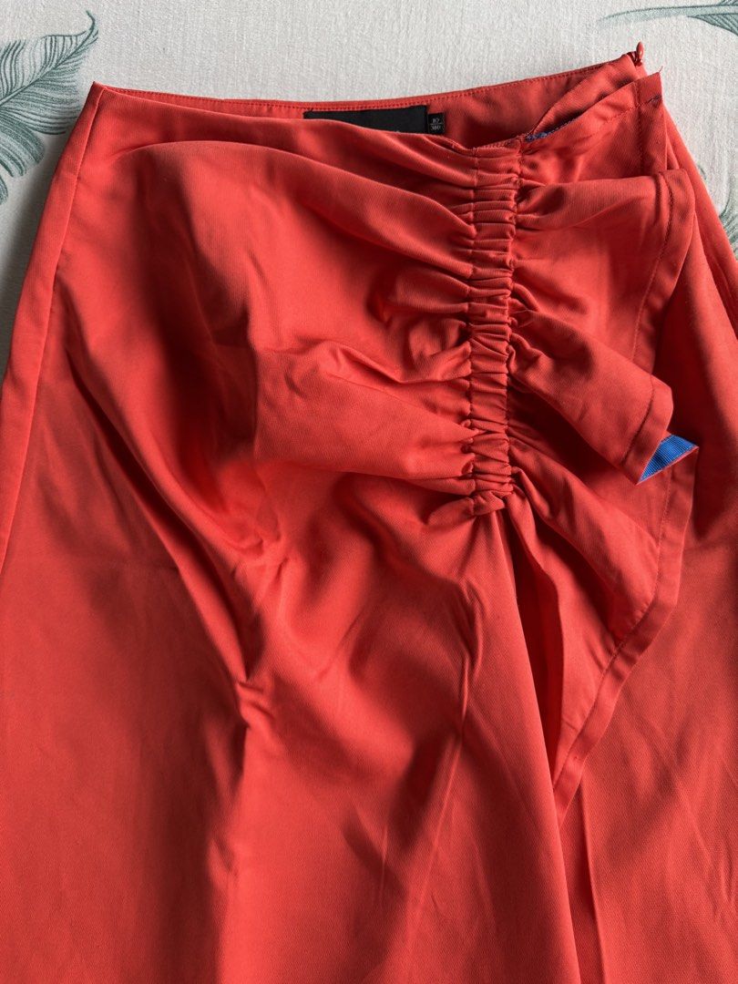 Skirt (Category: Skirts) located in Quezon City. Submitted by pvcrr50142 (Listing ID 1467183706, Image 3). Description: No stretch Side zipper Collaboration with Pete Rich 2022 RFS does NOT fit me anymore.