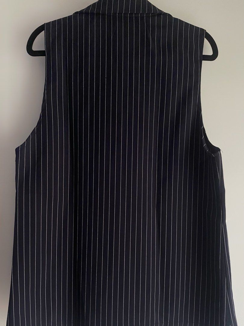 Navy Blue Sleeveless Stripes Polo Top (Category: Sleeveless) located in Quezon City. Submitted by shopmariascloset_ (Listing ID 1467184942, Image 2). Description: .