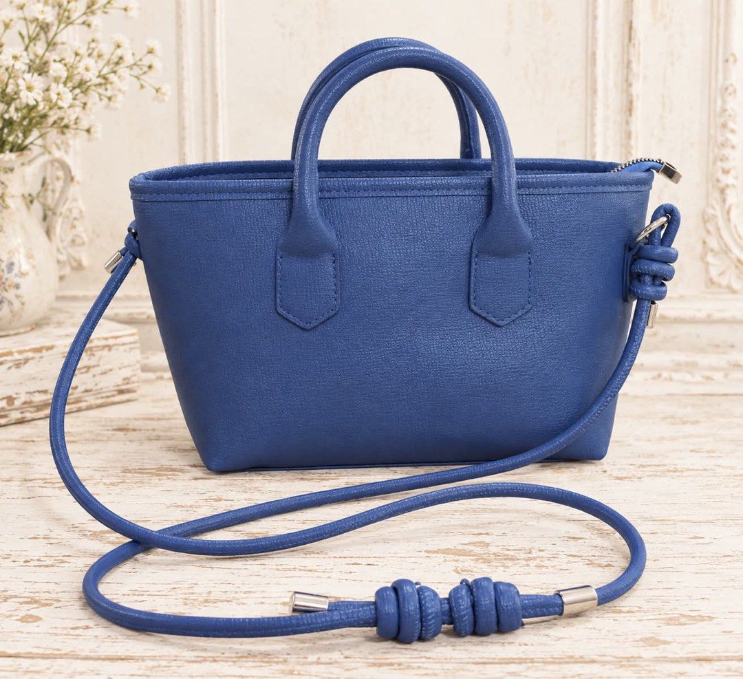 Sling bag (Category: Other Home Decor) located in Dipolog. Submitted by playmatesfriend.ph (Listing ID 1467247174, Image 1). Description: .