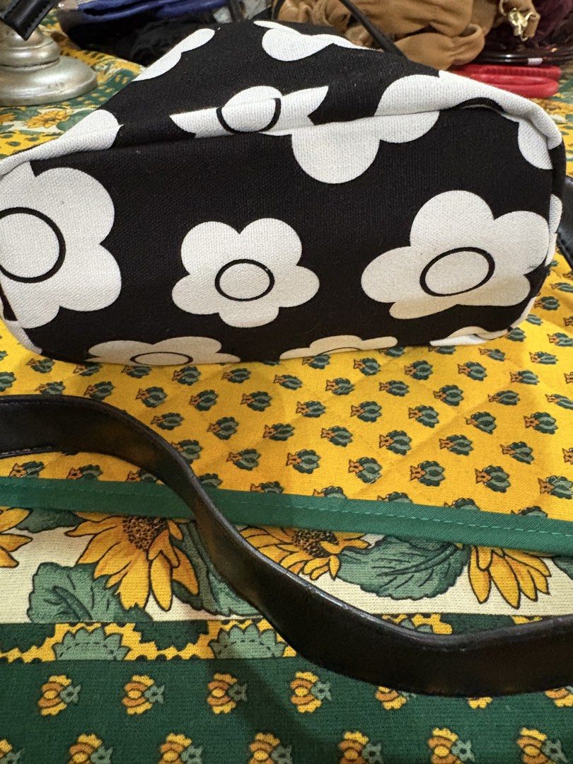 Sling bag (Category: Other Home Decor) located in Dipolog. Submitted by playmatesfriend.ph (Listing ID 1467247825, Image 3). Description: .
