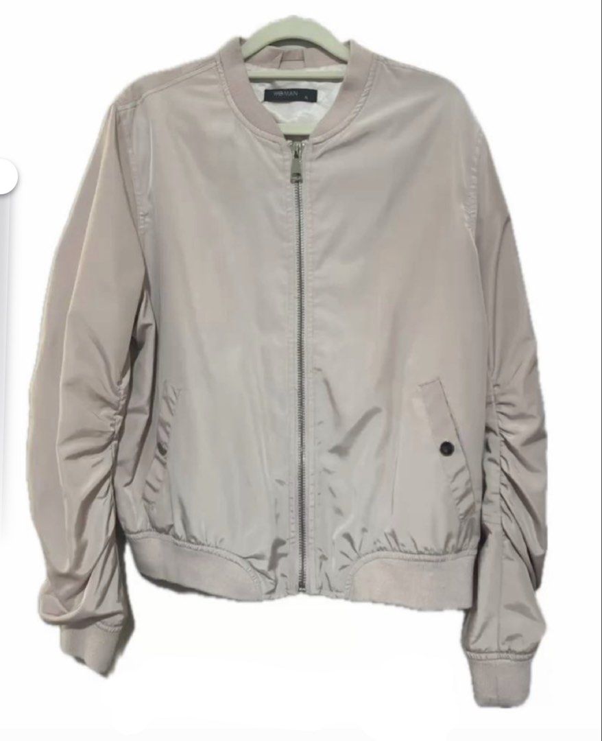 SM Woman Bomber Jacket Pink (Category: Coats, Jackets and Outerwear) located in Antipolo. Submitted by nyeahsells (Listing ID 1467187250, Image 1). Description: Pre-loved Size: XL Color: Pink Flaw: None RFS: decluttering Disclaimer: - All sales final (NO RETURN, NO EXCHANGE) - Our shop will not be liable for any damages due to mishandling by the courier - Please manage expectations - First to pay gets the item (NO RESERVATIONS) FAQS: - MOP: GCASH