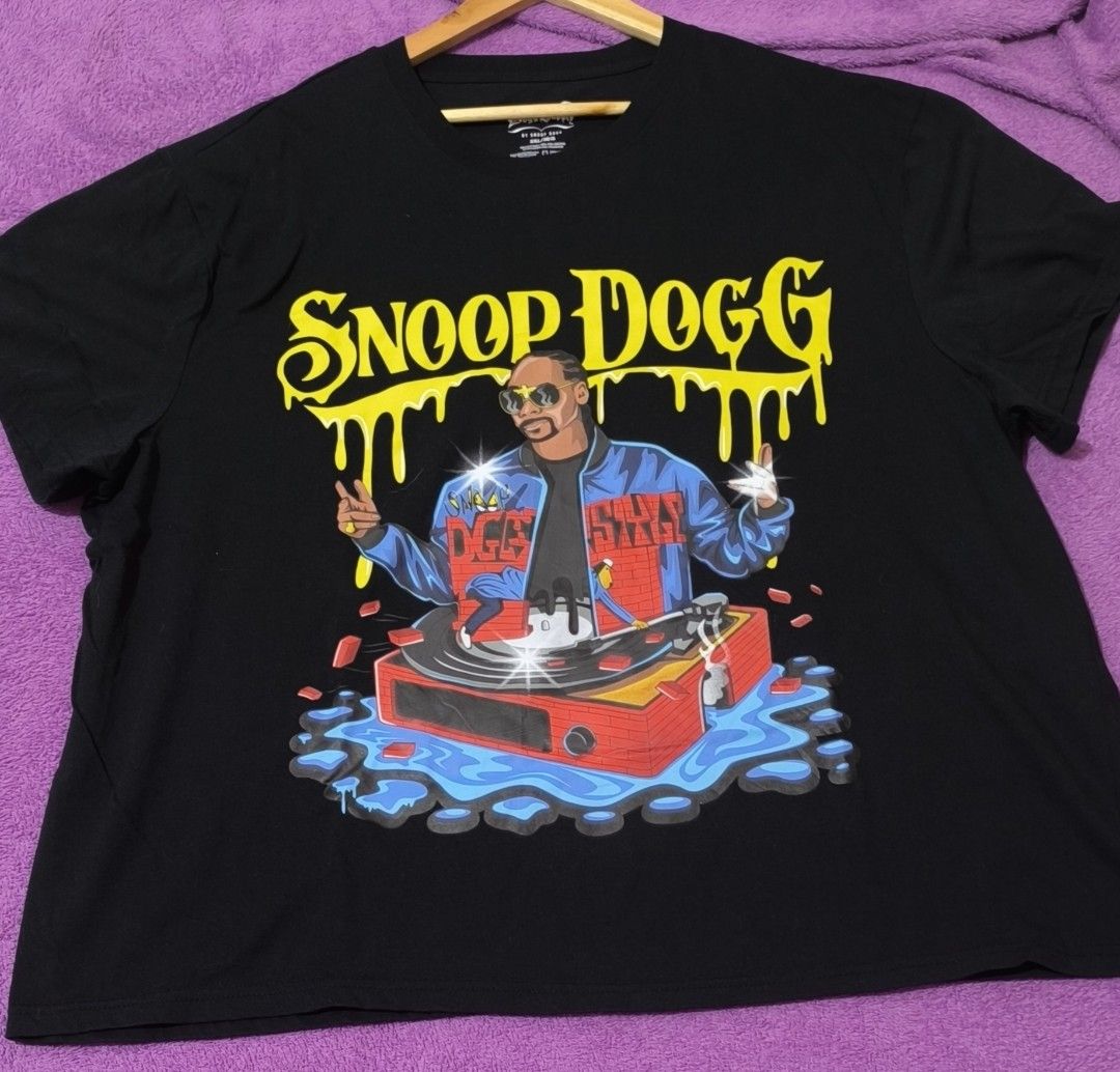 SNOOP DOGG (Category: Tshirts & Polo Shirts ) located in Dumaguete. Submitted by nostaldripph (Listing ID 1467318281, Image 1). Description: DOGG SUPPLY 26*29.