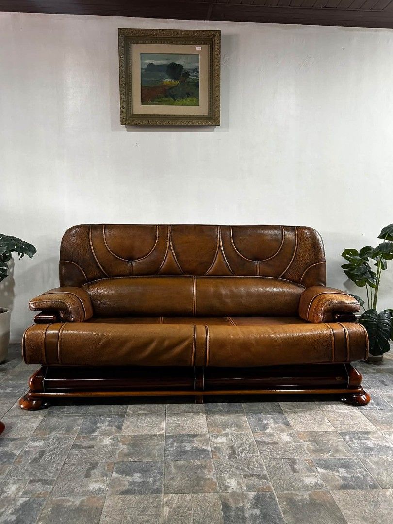 Sofa (Category: Sofas) located in Meycauayan. Submitted by marygracecasimiro (Listing ID 1467193176, Image 3). Description: Imported Victorian Sofa Set from Italy P28k Only Suki 75x37x38in/ 3 Seater Sofa 40x37x38in/ Single Last Price na yan suki Pick up only Lalamove pag gusto padeliver,buyer ang magbabayad Solid Wood super kapal ng wood Genuine Leather/Makapal Walang sag Walang Lubog Makapal ang Foam Heavy duty No issue Good Condition Minor scra