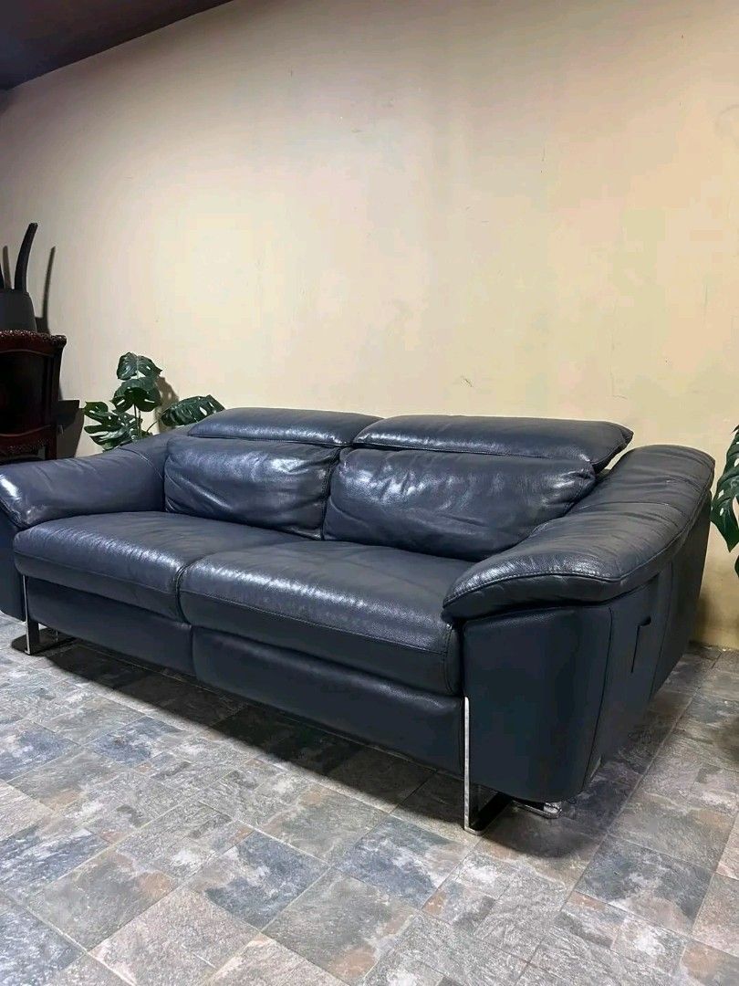 Sofa (Category: Sofas) located in Kuala Terengganu. Submitted by furniture_second (Listing ID 1467351747, Image 3). Description: GENUINE LEATHER 81 x 41 x 35 inch no issue in good condition.